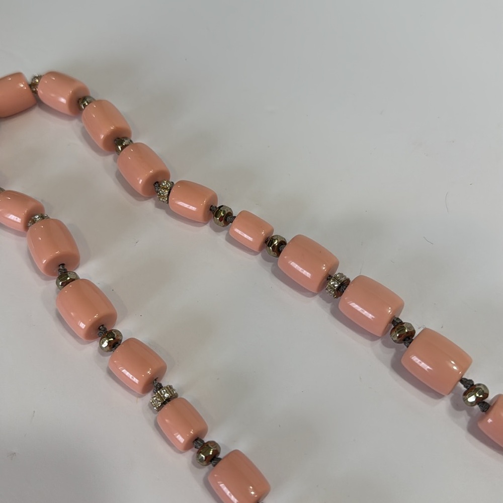 THE LIMITED VINTAGE BALLET PINK CHUNKY BEAD NECKLACE - Picture 5 of 6
